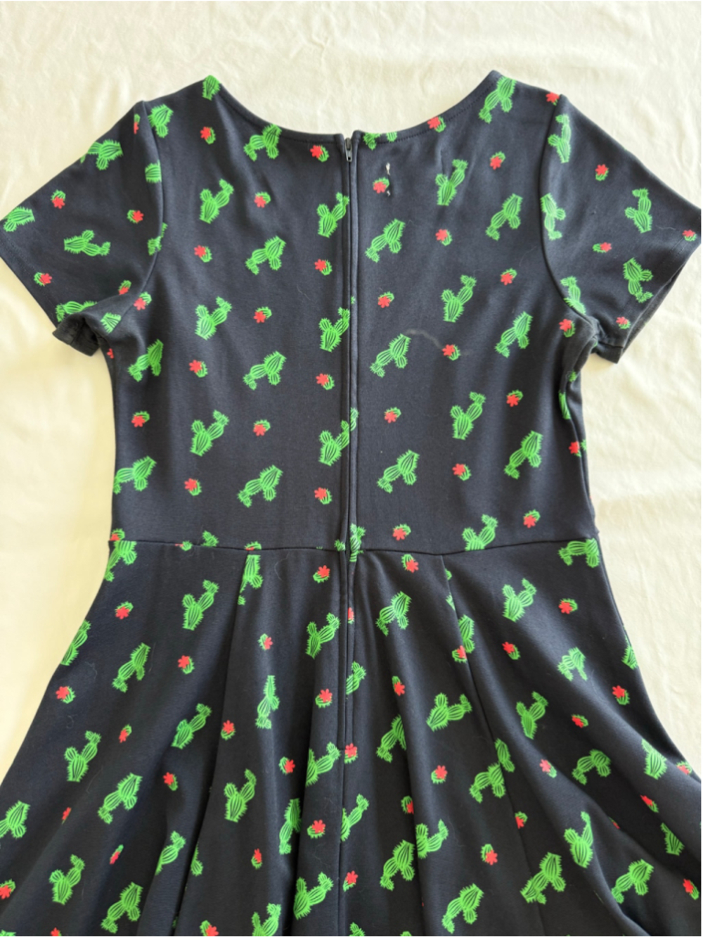 Women's Unique Vintage Cactus Print Dress, Size L, Black and Green - Picture 10 of 10